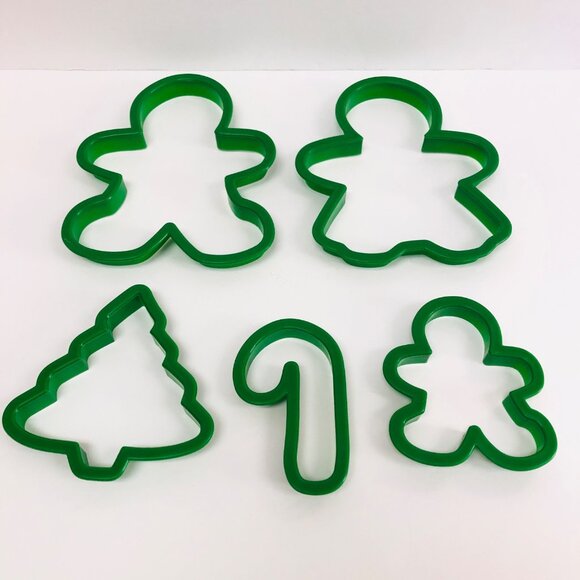 Lot of 79 Plastic Cookie Cutters Halloween Christmas Easter Vehicles Letters ++ - Picture 2 of 14